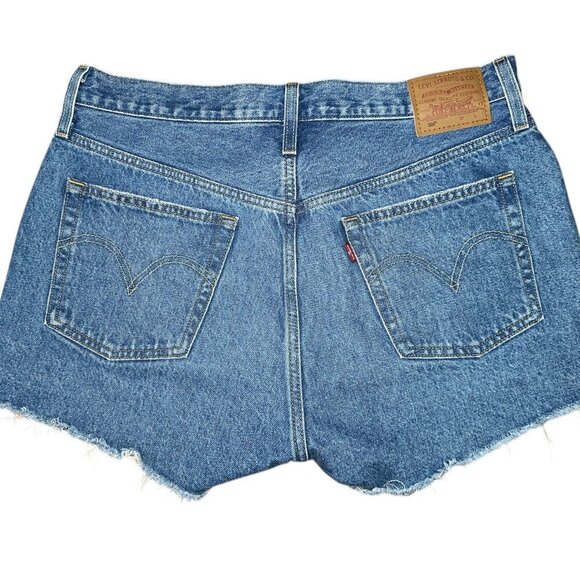 Levi's® Premium 501® Women's Shorts| Distressed | Dark Wash | Size 31 - Picture 4 of 8